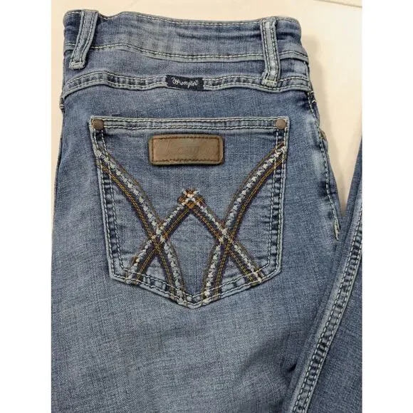 Women's Wrangler Retro Mae Mid-Rise Bootcut Jeans Size 31/11 X 32 - Picture 2 of 7